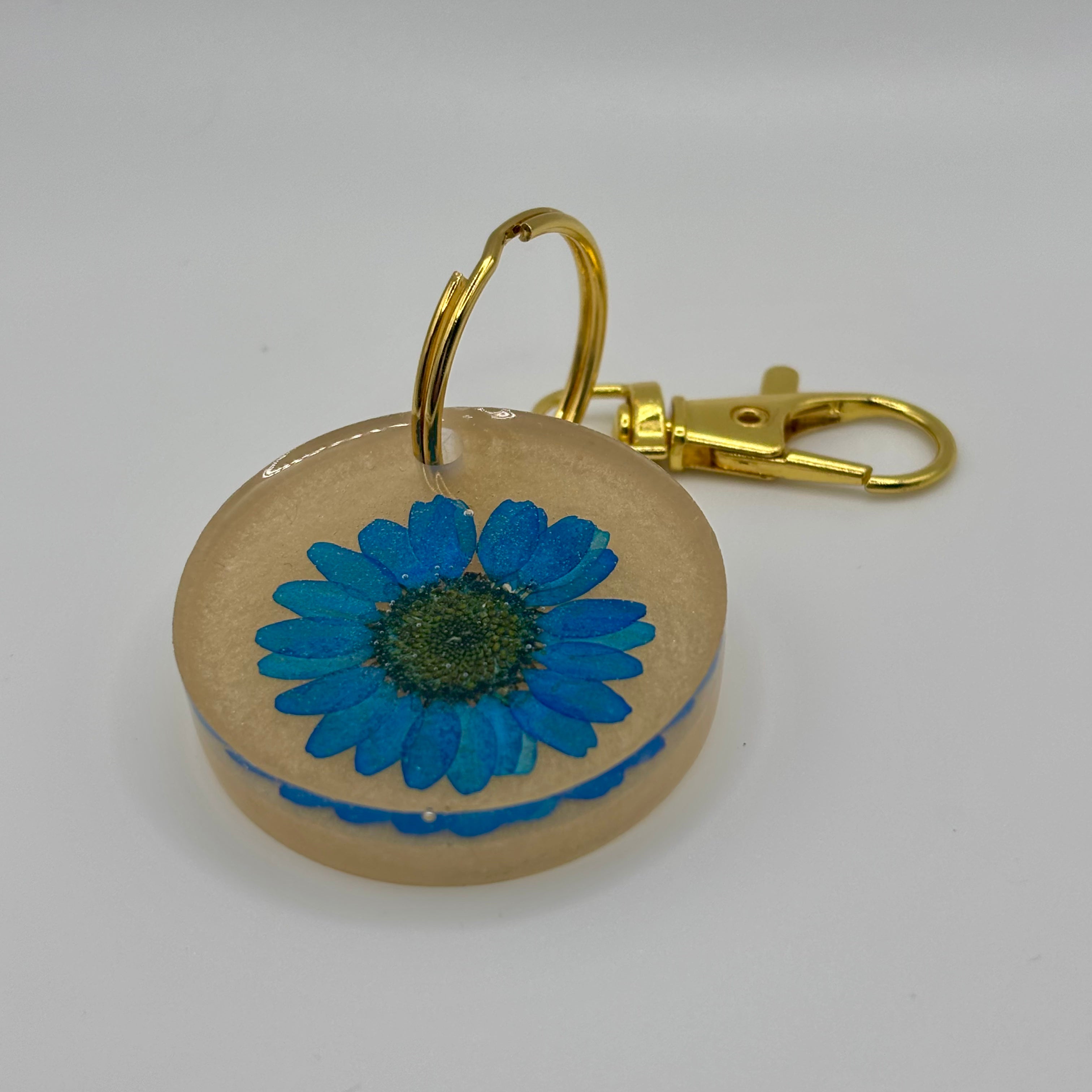 One-of-a-Kind Eternel Daysie: 3.5” Handmade Resin Keychain